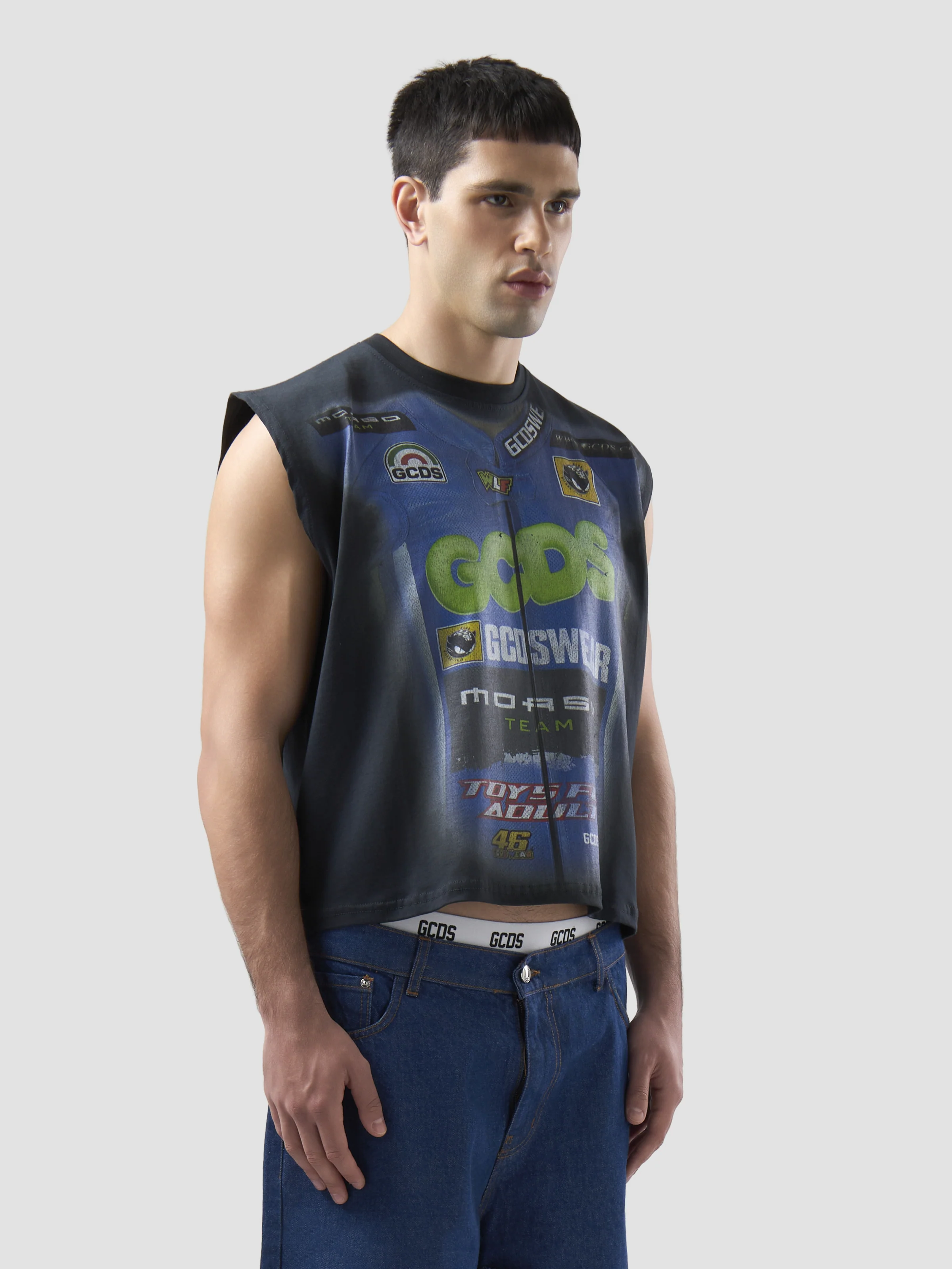 T-shirt smanicata VR46 con stampa tuta - Image 4