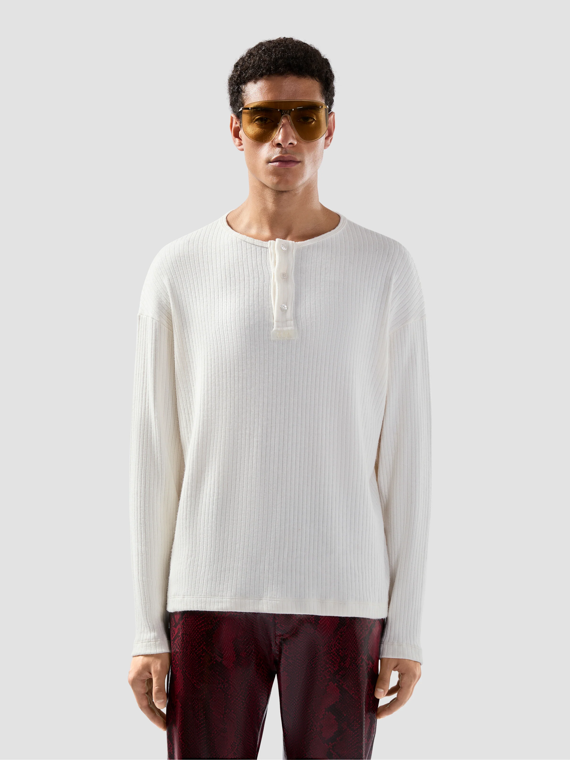 Maglia serafino a maniche lunghe con logo patch - Image 3