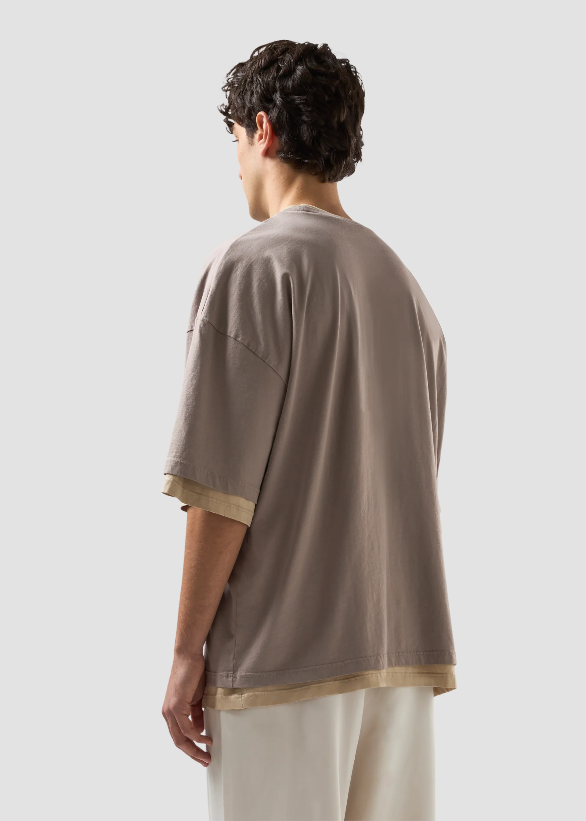 T-shirt over con logo traforato - Image 5