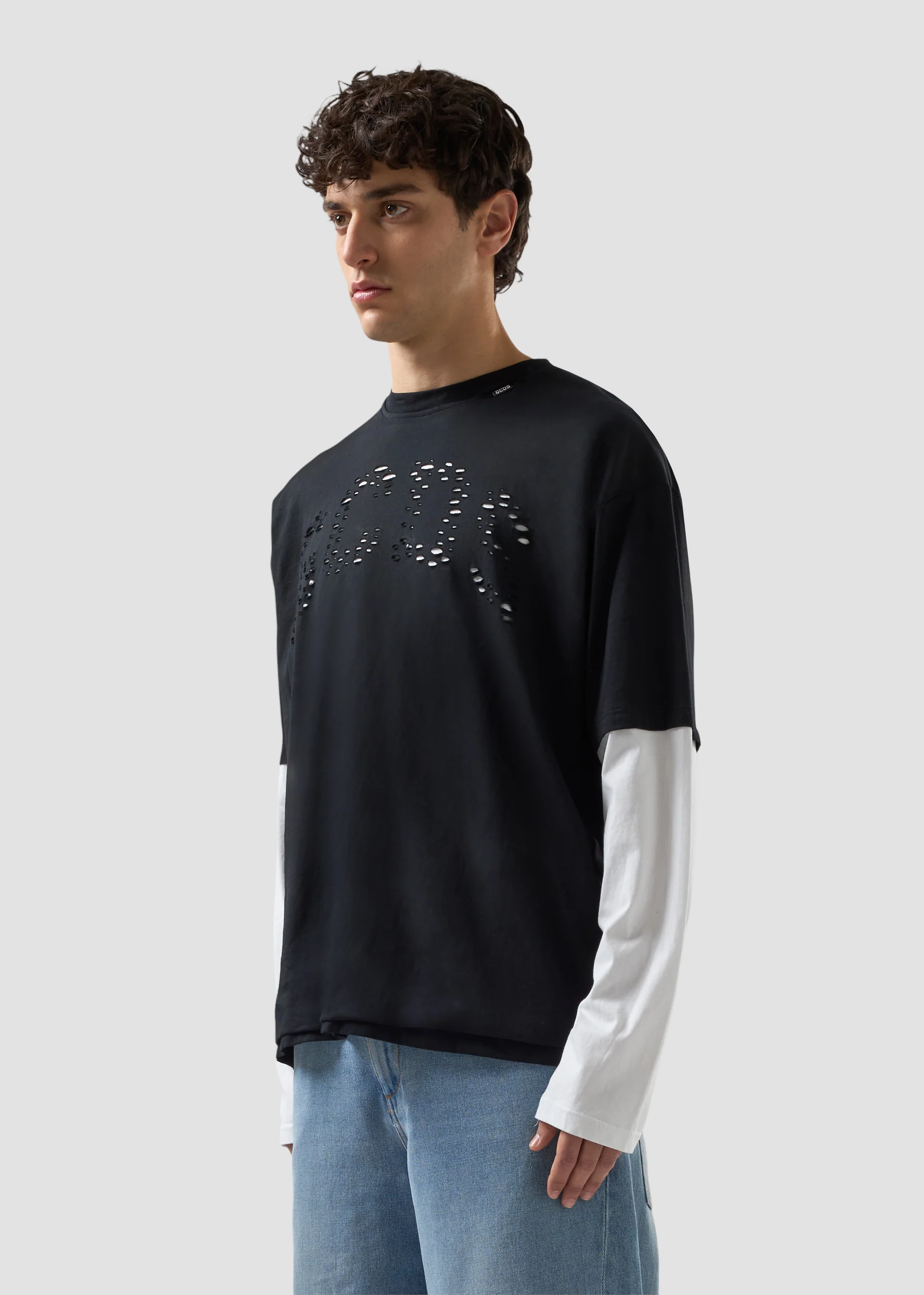 T-shirt over con logo traforato - Image 4